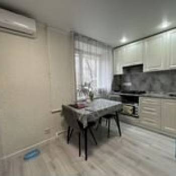 Продается 1-комнатная квартира, 45,6 м²