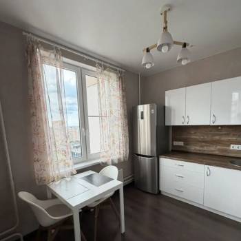 Продается 1-комнатная квартира, 42 м²