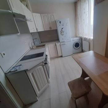 Сдается 1-комнатная квартира, 39 м²