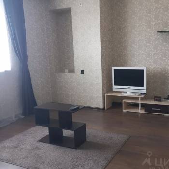 Сдается 1-комнатная квартира, 54 м²