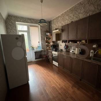 Продается 1-комнатная квартира, 61,9 м²