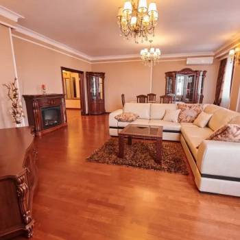 Сдается Многокомнатная квартира, 140 м²