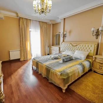Сдается Многокомнатная квартира, 140 м²