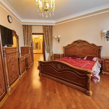Сдается Многокомнатная квартира, 140 м²