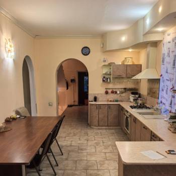 Продается Дом, 235 м²