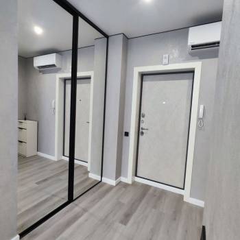 Продается 1-комнатная квартира, 43 м²