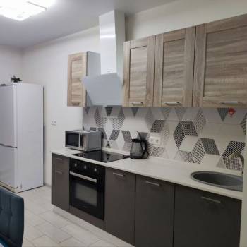 Сдается 1-комнатная квартира, 42 м²