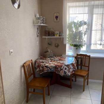 Продается Многокомнатная квартира, 80 м²
