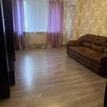 Сдается 2-х комнатная квартира, 77 м²