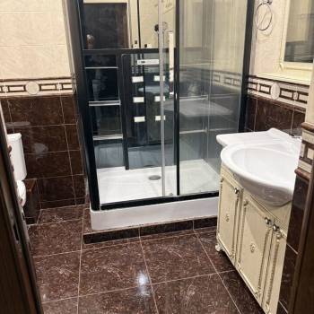 Сдается 2-х комнатная квартира, 77 м²