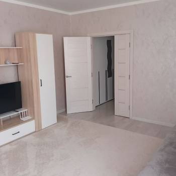 Продается 1-комнатная квартира, 41 м²