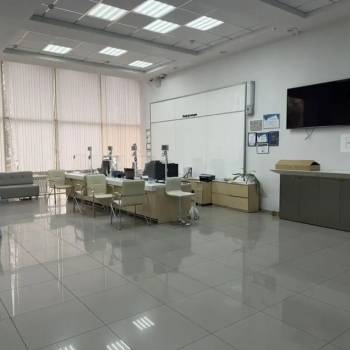 Сдается Нежилое помещение, 240 м²