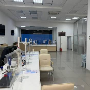 Сдается Нежилое помещение, 240 м²