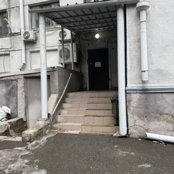 Сдается Нежилое помещение, 240 м²