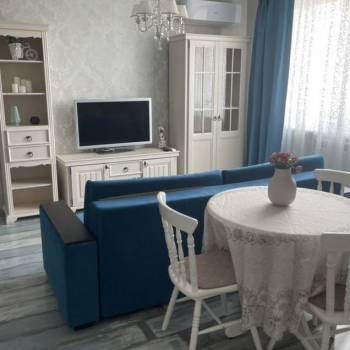 Сдается 2-х комнатная квартира, 77 м²