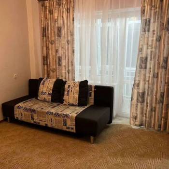 Сдается 1-комнатная квартира, 52 м²