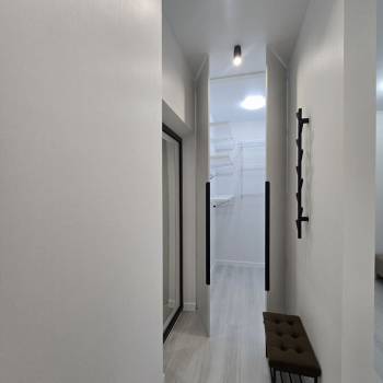 Продается 1-комнатная квартира, 42 м²
