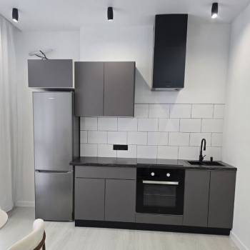 Продается 1-комнатная квартира, 42 м²