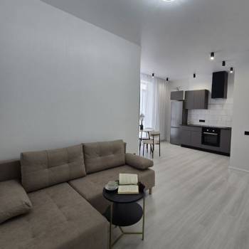 Продается 1-комнатная квартира, 42 м²
