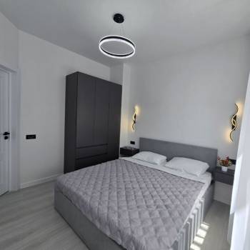 Продается 1-комнатная квартира, 42 м²
