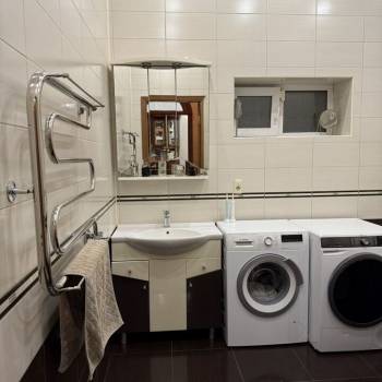 Продается Дом, 374 м²