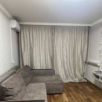 Сдается 1-комнатная квартира, 42 м²