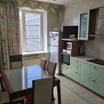 Сдается 2-х комнатная квартира, 86 м²