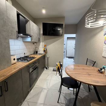Продается 1-комнатная квартира, 32 м²
