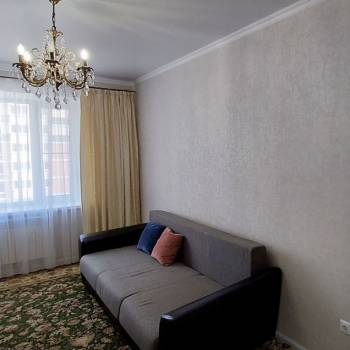 Продается 1-комнатная квартира, 38 м²
