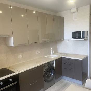 Продается 1-комнатная квартира, 42 м²