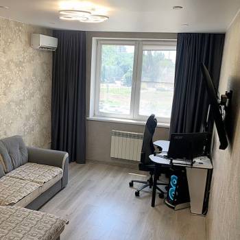Продается 1-комнатная квартира, 42 м²