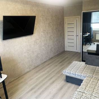 Продается 1-комнатная квартира, 42 м²
