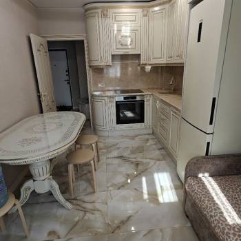 Продается 1-комнатная квартира, 42 м²