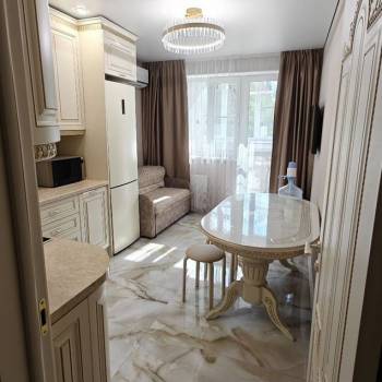 Продается 1-комнатная квартира, 42 м²