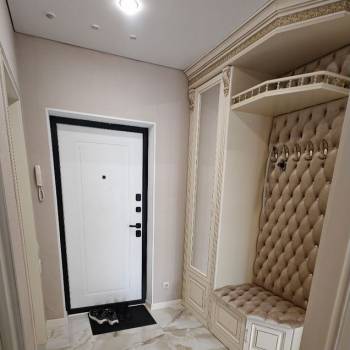 Продается 1-комнатная квартира, 42 м²