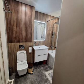 Продается 1-комнатная квартира, 42 м²