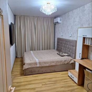 Продается 1-комнатная квартира, 42 м²