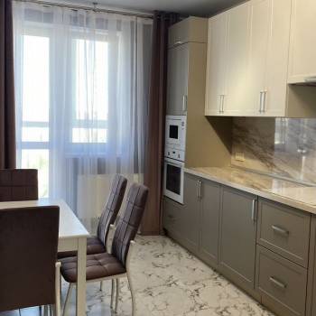 Сдается 2-х комнатная квартира, 70 м²