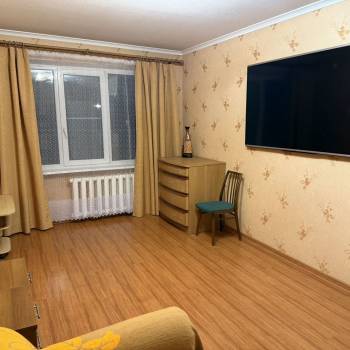 Сдается Многокомнатная квартира, 60 м²