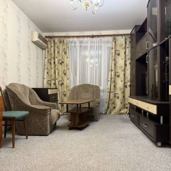 Сдается Многокомнатная квартира, 60 м²