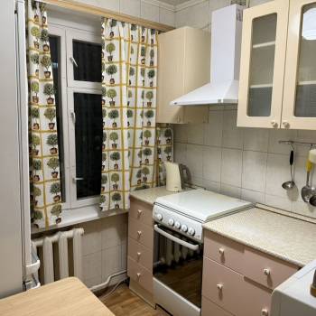 Сдается Многокомнатная квартира, 60 м²