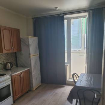 Сдается 1-комнатная квартира, 38 м²