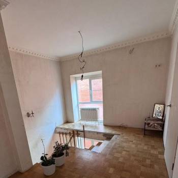 Продается 1-комнатная квартира, 126 м²