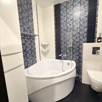 Продается 3-х комнатная квартира, 93 м²