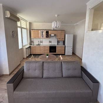 Сдается 1-комнатная квартира, 50 м²