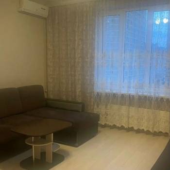 Сдается 1-комнатная квартира, 38 м²