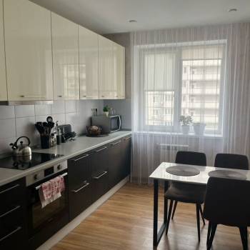 Сдается 1-комнатная квартира, 51,7 м²