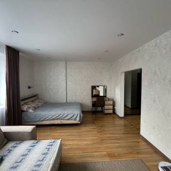 Сдается 1-комнатная квартира, 51,7 м²