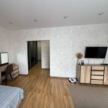 Сдается 1-комнатная квартира, 51,7 м²