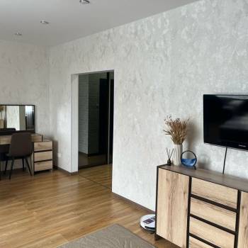 Сдается 1-комнатная квартира, 51,7 м²